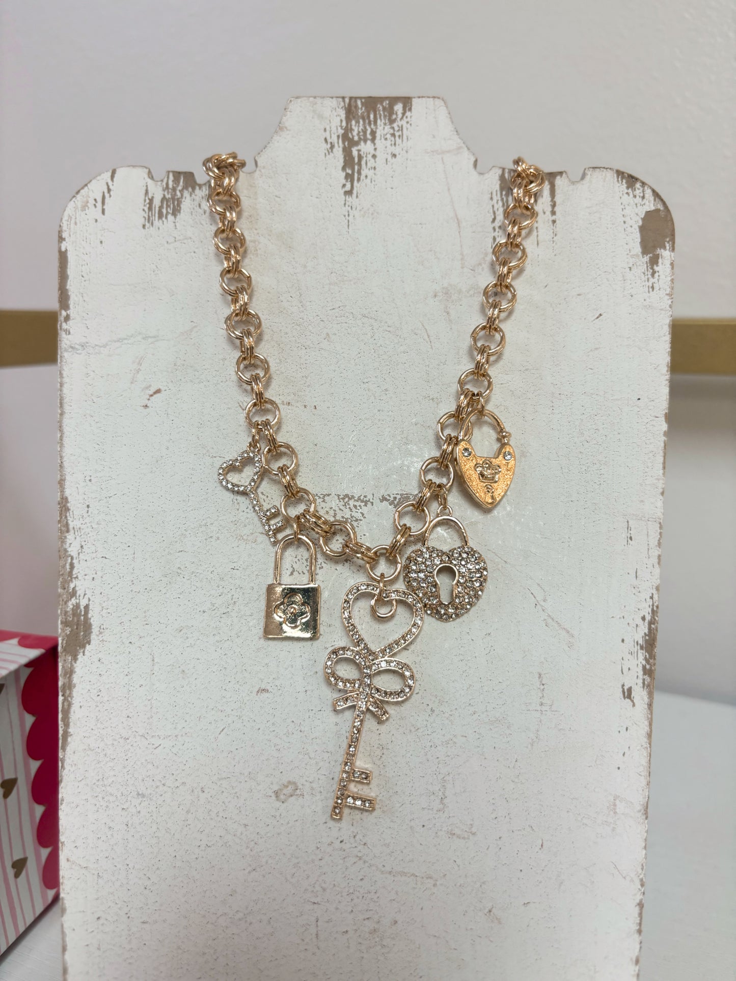 What’s Hot Jewelry Necklaces